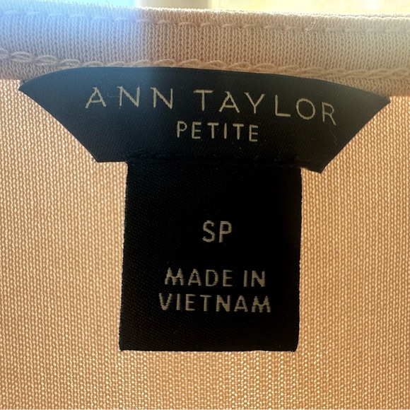 Ann Taylor Petite Top – SP - Picture 7 of 7